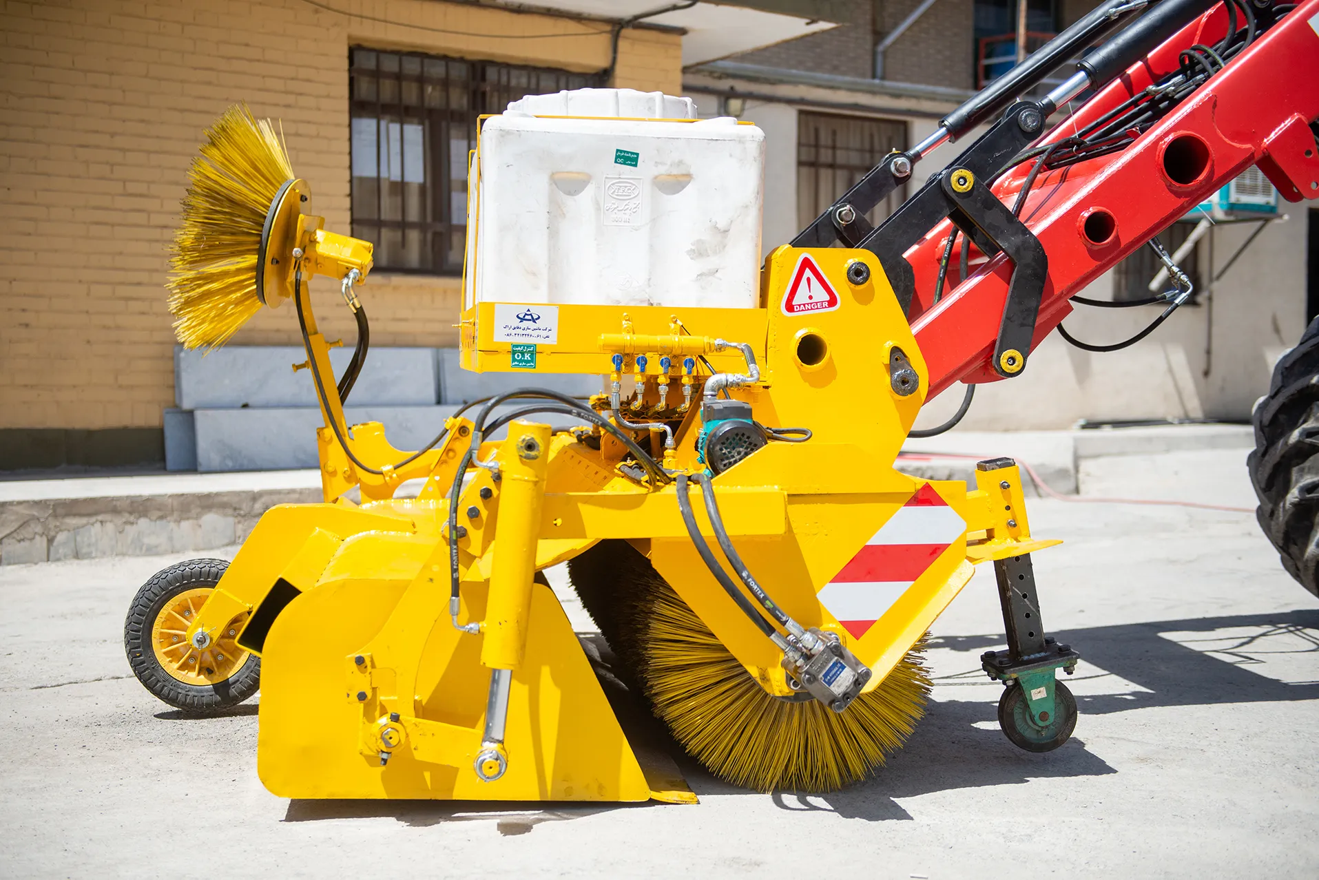 جاروی شهری ماشین سازی دقایق اراک-MSD SWEEPER